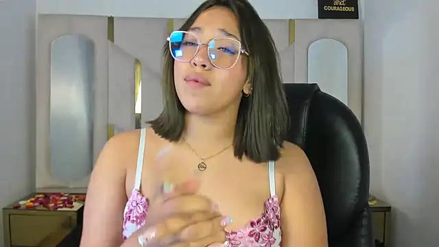 IsabellRodriguez18 online show from February 14, 7:21 am