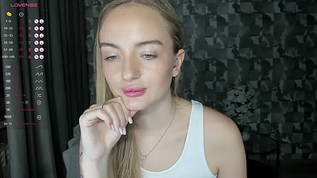 A delina online show from November 13, 3:33 pm