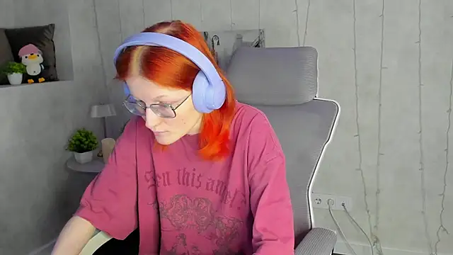 ElizabethHarpper online show from February 10, 9:34 am