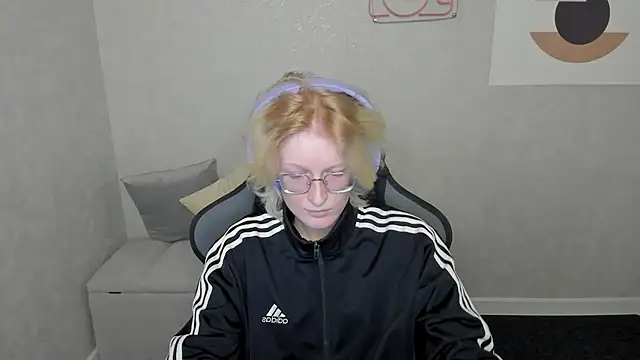 Snapshot of ElizabethHarpper chatting on September 11, 1:17 am ElizabethHarpper online show from September 11, 1:17 am