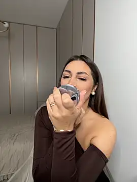 Snapshot of claraxjoyy chatting on October 20, 4:15 am claraxjoyy online show from October 20, 4:15 am