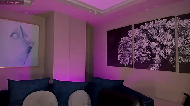 NiaSalvatore online show from November 4, 7:41 pm