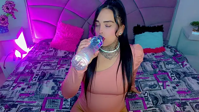 Carolaine01 online show from September 9, 9:47 pm