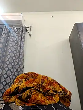 shreya1765 online show from December 5, 3:28 am