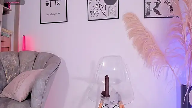 NiiaEvanss online show from September 19, 1:21 pm