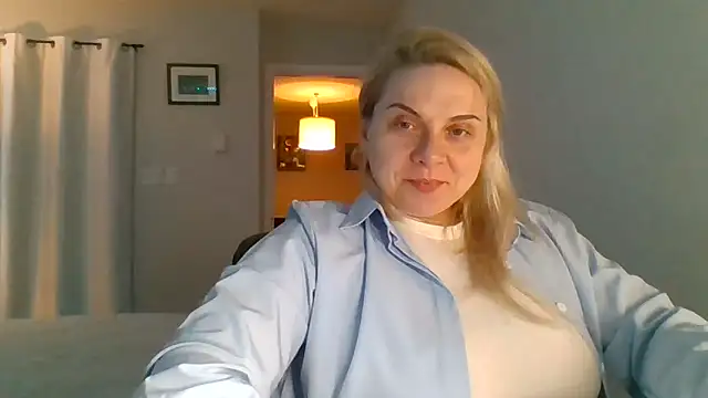 HappyIva online show from November 14, 6:13 am