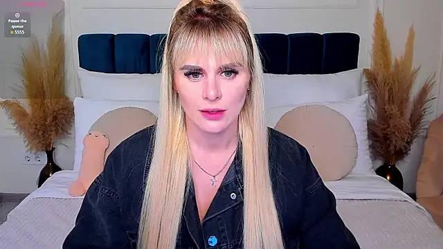 LiluDav online show from February 3, 1:49 pm