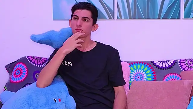 Ana and Leo online show from January 19, 2:24 pm