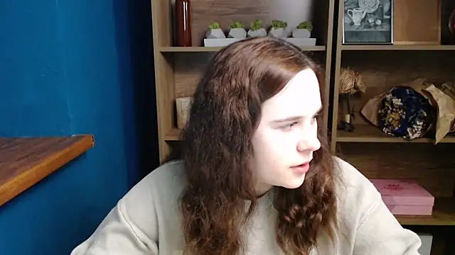 mini girly online show from December 15, 2:00 pm