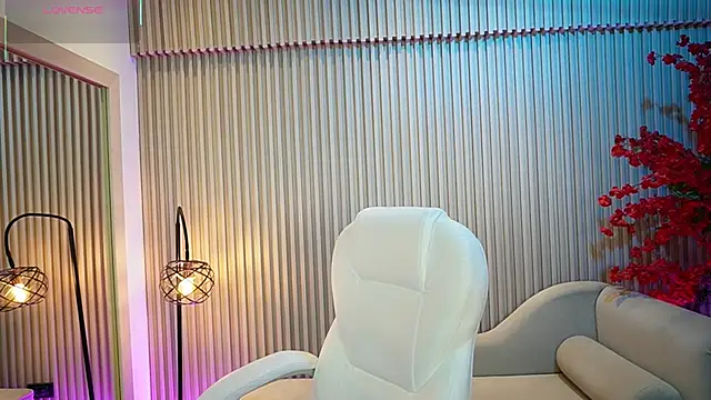 Emma Walkerr  online show from September 22, 7:01 pm