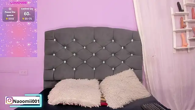 naomii 0 online show from December 15, 1:05 pm