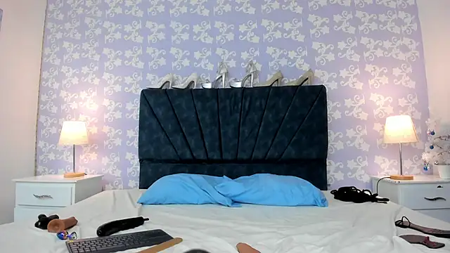 SalomeSimonz online show from January 17, 7:54 pm