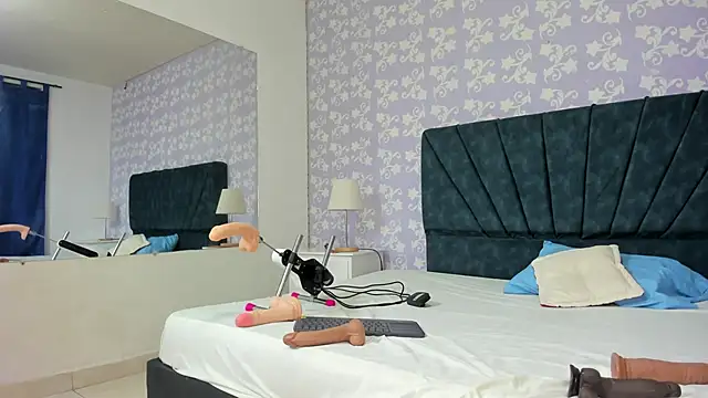 SalomeSimonz online show from October 3, 8:14 pm