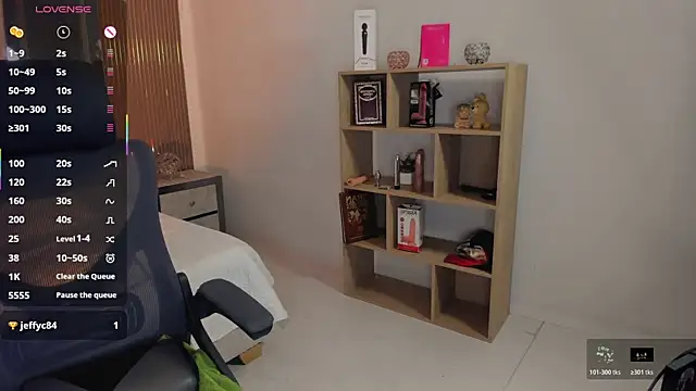 CleeoAdams  online show from October 21, 5:22 am