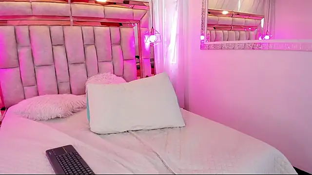 Katalina Evans online show from November 17, 12:39 pm