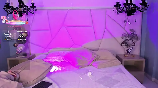 Aitana Hilton  online show from November 11, 11:40 am