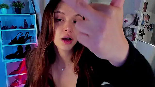 Sahara Shields online show from December 15, 10:31 am