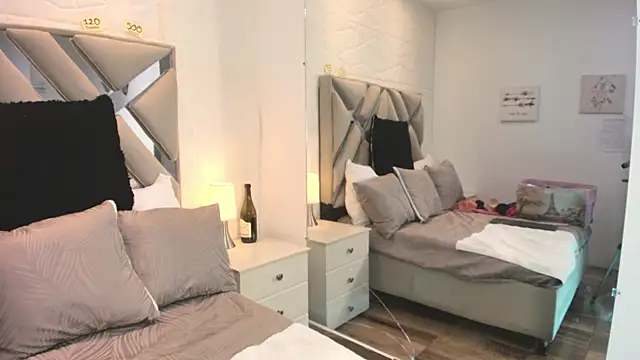 raquell moore online show from November 15, 1:12 pm