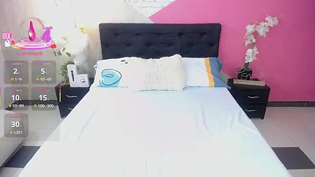 miss honey01 online show from September 25, 11:46 pm