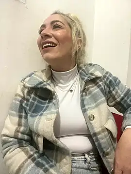 viktoria davis  online show from January 11, 11:10 pm