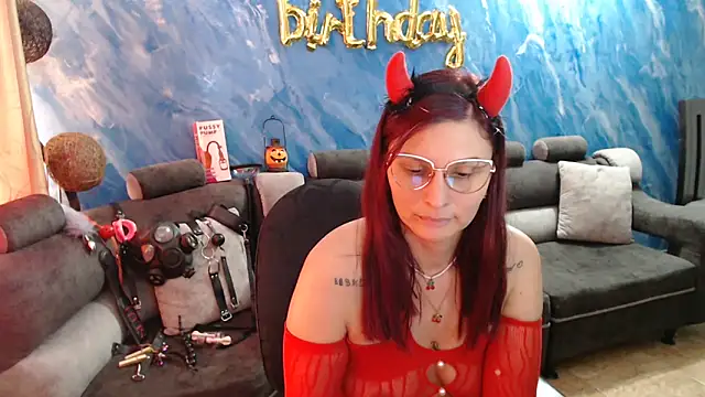 sachaclinford online show from October 28, 8:14 pm