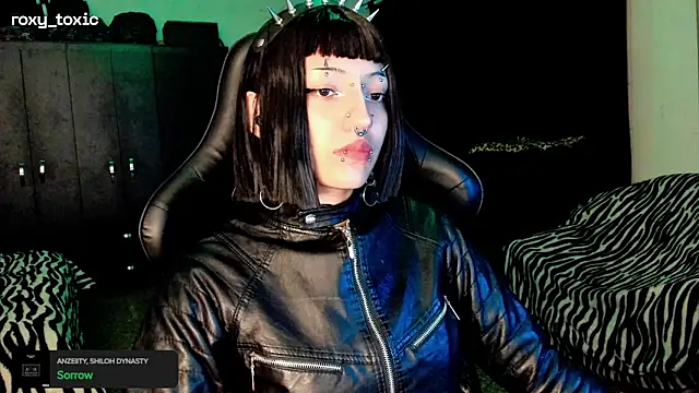 roxy toxic online show from November 25, 1:41 am