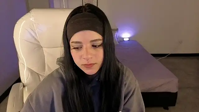 Nicole Foxx  online show from October 7, 8:24 pm