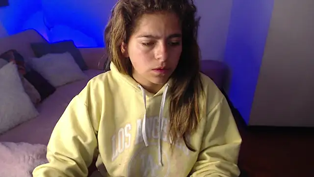 Kitten Cam online show from December 21, 11:30 pm