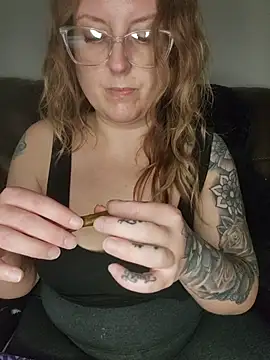 TattedMamaXOXO online show from October 28, 4:24 pm