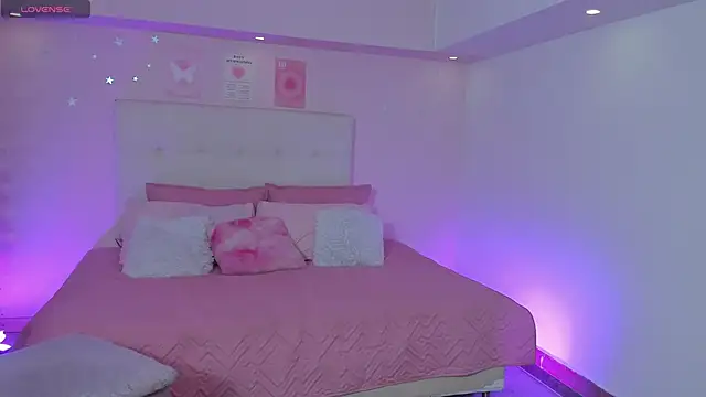 ScarlettDreamss7 online show from November 2, 3:26 pm