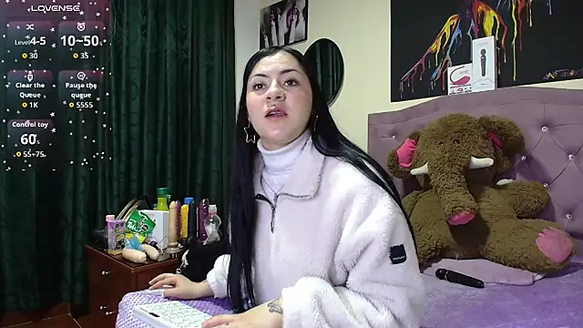 Emmie Hot online show from February 18, 12:15 pm