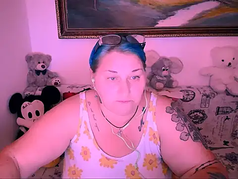 mayamayx online show from September 18, 7:01 pm