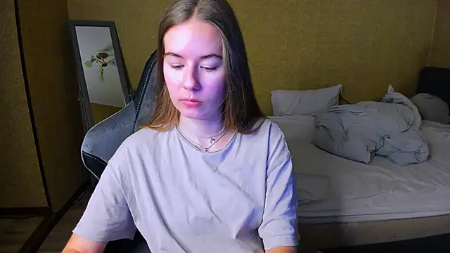 EmilyPaw online show from February 11, 3:35 pm