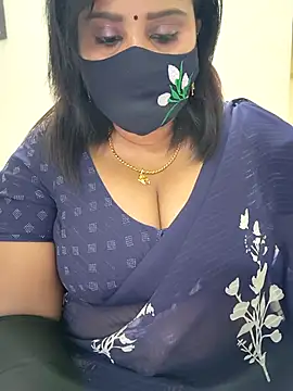 Queenflowerr online show from November 5, 6:13 pm