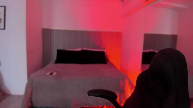 bonnieAn online show from November 22, 11:57 am