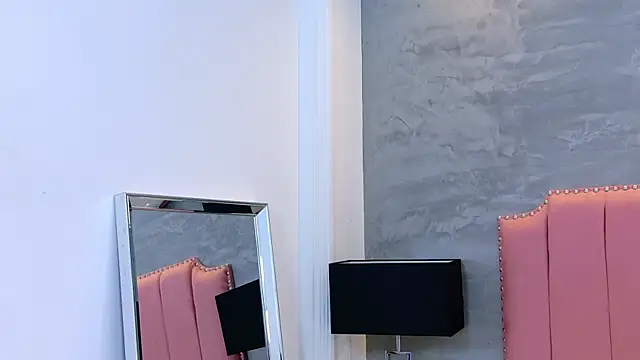 Alaia Colins online show from January 7, 4:16 am