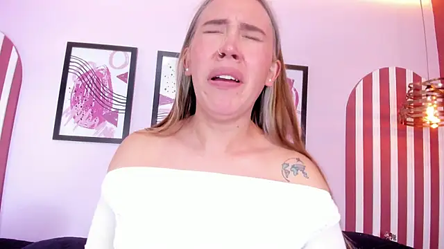 Lannajansen online show from October 17, 8:01 pm