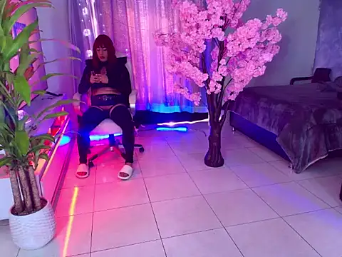 latexgoddes online show from March 7, 3:41 pm