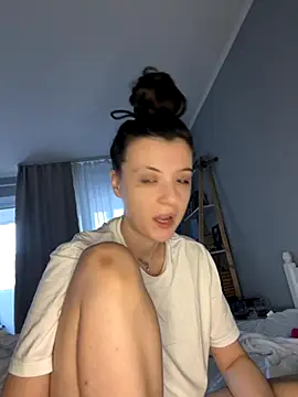 bunnythetailor online show from November 21, 2:30 pm