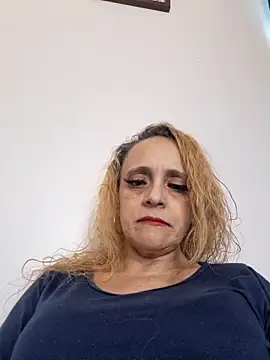 VICTORIAHANK  online show from February 25, 6:50 pm