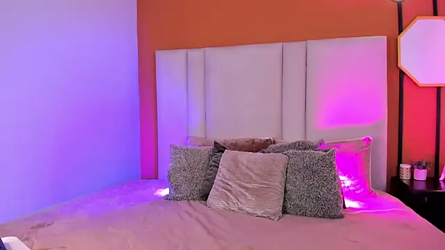 nina  dixon online show from December 14, 12:55 pm