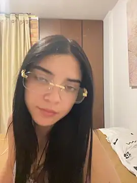 Snapshot of eileensophi chatting on October 24, 2:51 am eileensophi online show from October 24, 2:51 am