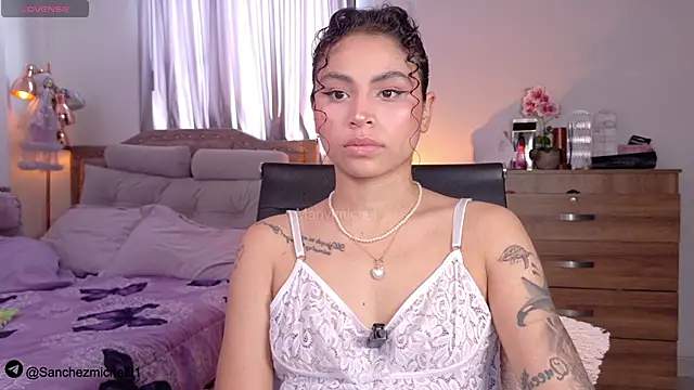 Snapshot of Marivimichel1 chatting on October 21, 7:18 pm Marivimichel1 online show from October 21, 7:18 pm
