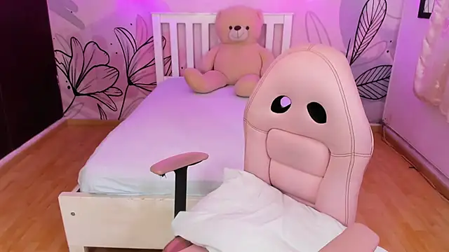 mia vanucci1 online show from October 27, 2:51 am