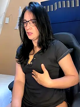 Snapshot of ValeriaVixen chatting on October 21, 8:13 pm ValeriaVixen online show from October 21, 8:13 pm