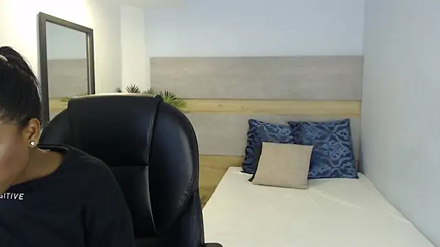 brendathompson  online show from September 19, 2:21 am