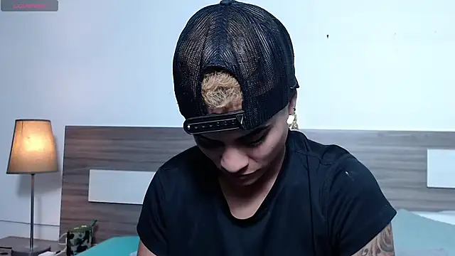 Liiamthompson online show from February 5, 9:34 am