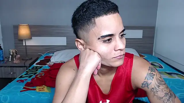 Liiamthompson online show from October 16, 11:35 am