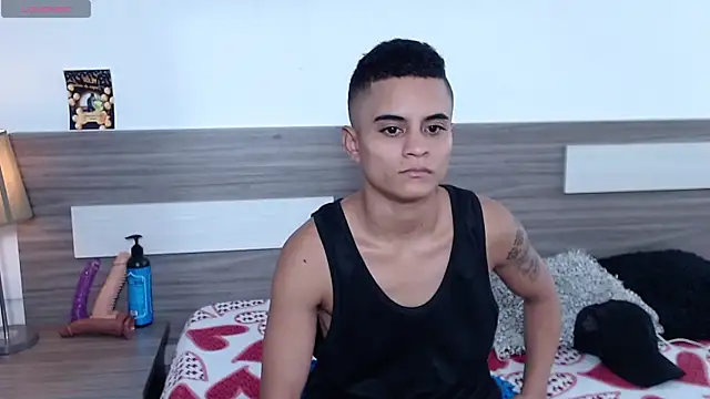 Liiamthompson online show from November 24, 10:56 pm