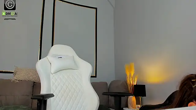 Anya-Ray online show from December 21, 3:49 pm